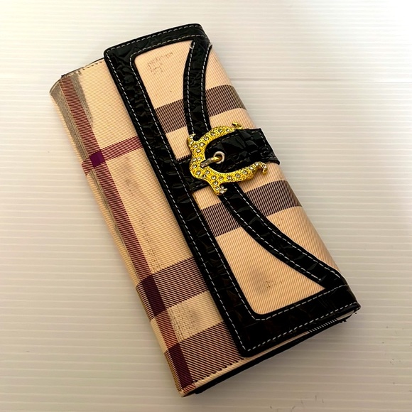BURBERRY’S OF LONDON. Check Bifold Luxury Vintage Wallet. Patent Leather inside - Picture 6 of 11